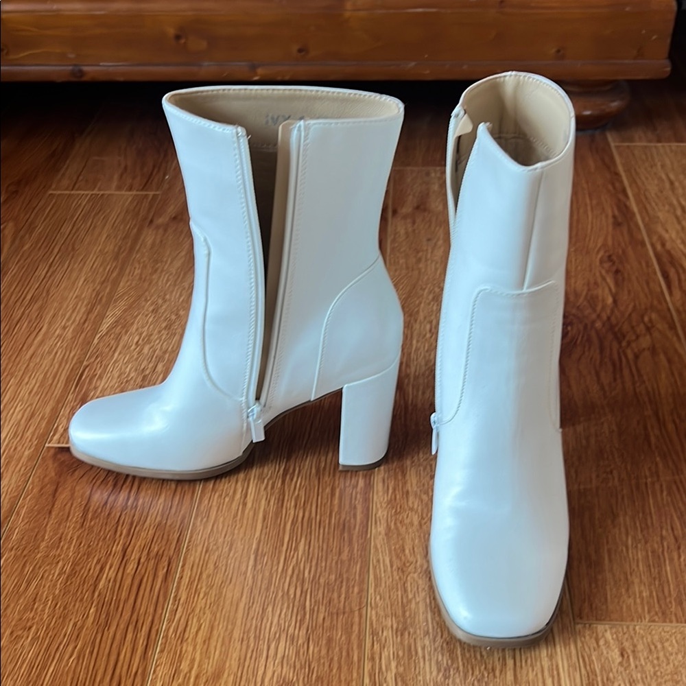 Top moda White Ankle Boots size 9